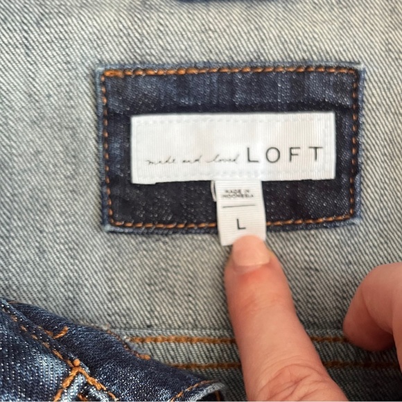 New Ann Taylor LOFT Classic Dark Wash Denim Jacket –Size L (fits M best) - Picture 2 of 11